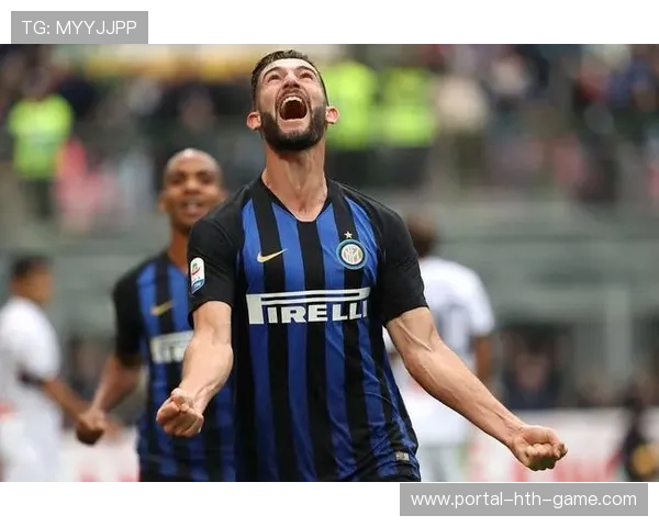 利桑德罗·马丁内斯禁区前沿果断铲抢