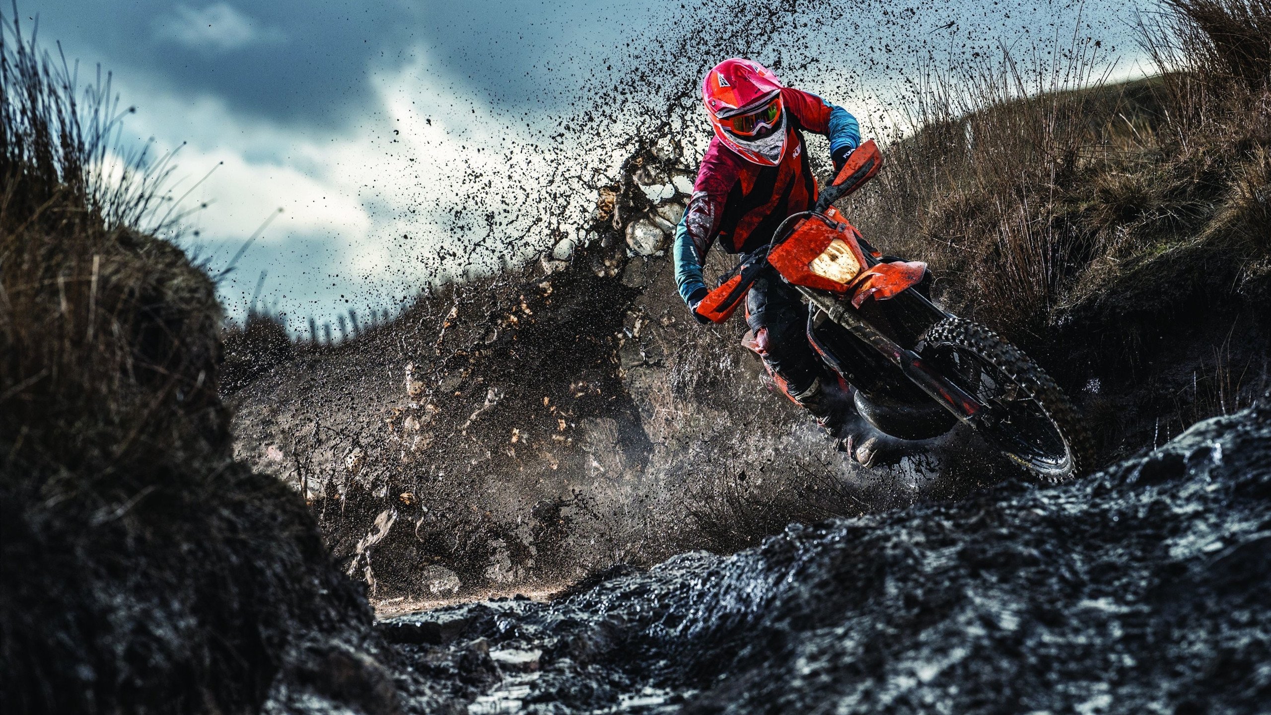 华体会网页登录入口-篮球少年用青春书写不屈篇章，关于篮球少年的励志句子